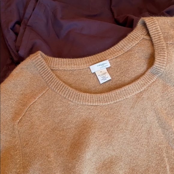 Halogen camel-color cashmere sweater - Picture 2 of 5